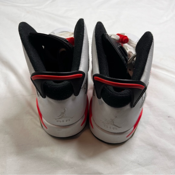 Nike Air Jordan - 12 Retro Taxi White Black Size 4.5Y GS L050725 - Picture 5 of 7